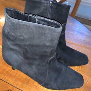 Lumiani Black Suede Heel
